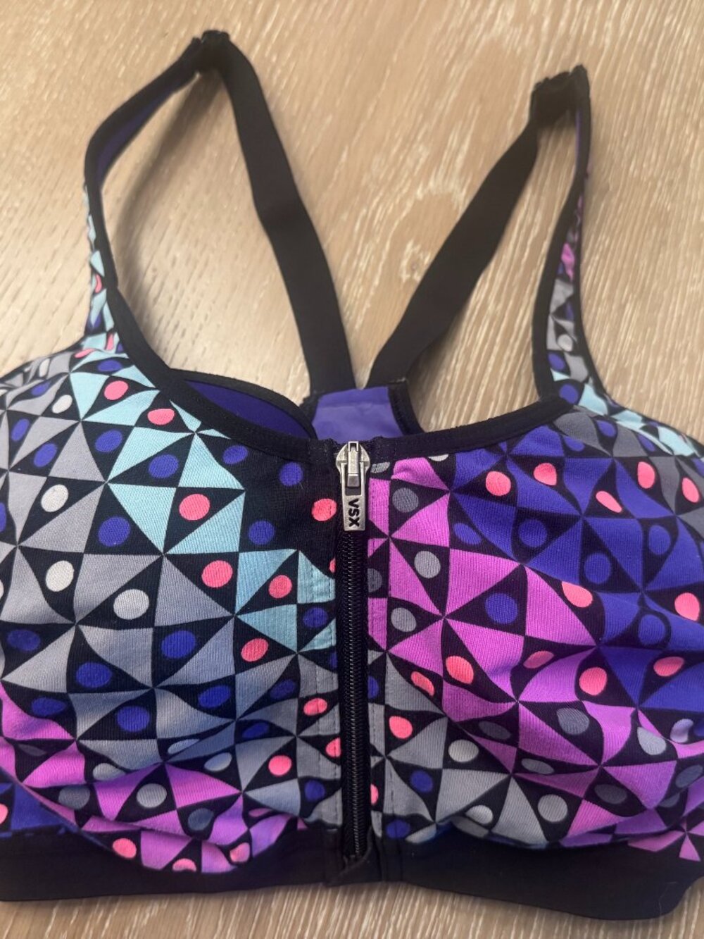 Victoria’s Secret high impact sports bra, front closure 34DDD